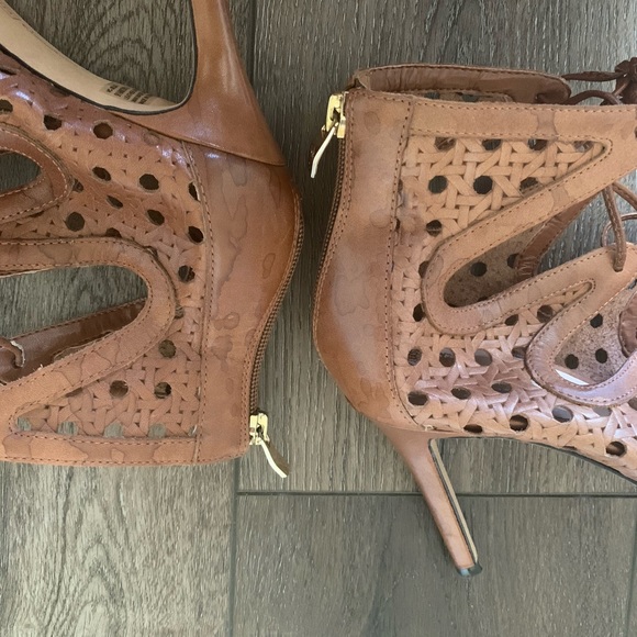 Vince Camuto Lace Up Heels - Picture 4 of 4